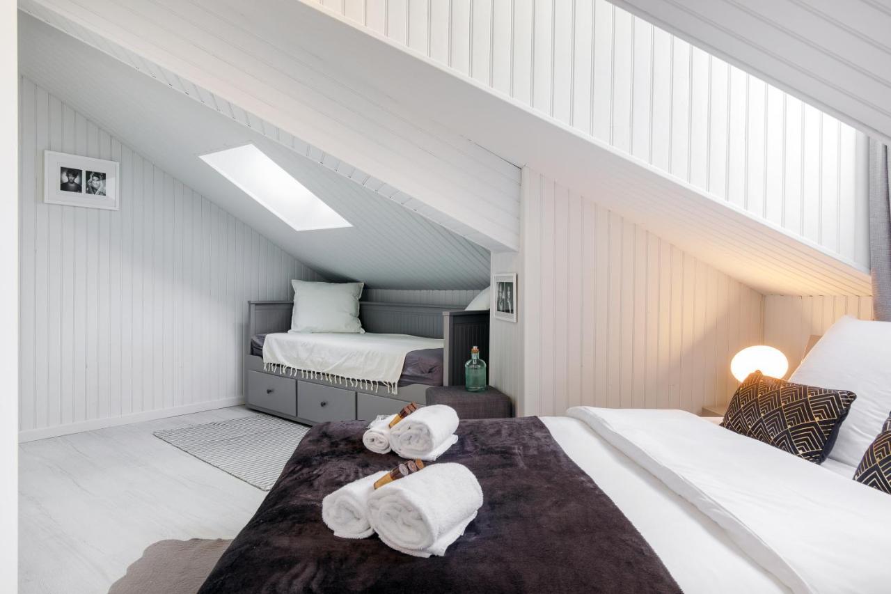 Ritual Yourhosthelper Cannes Bagian luar foto